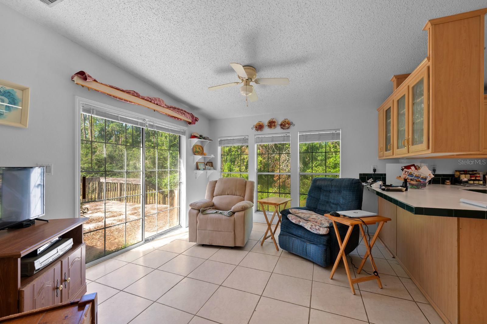 Listing photo id 4 for 7537 Old Pasco Road