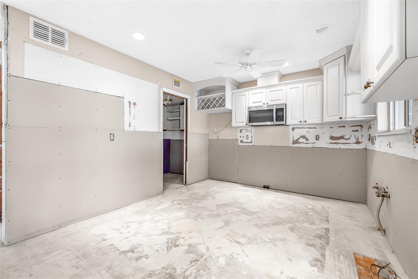 Image 19 of 22 For 6497 Cape Hatteras Way Ne 3