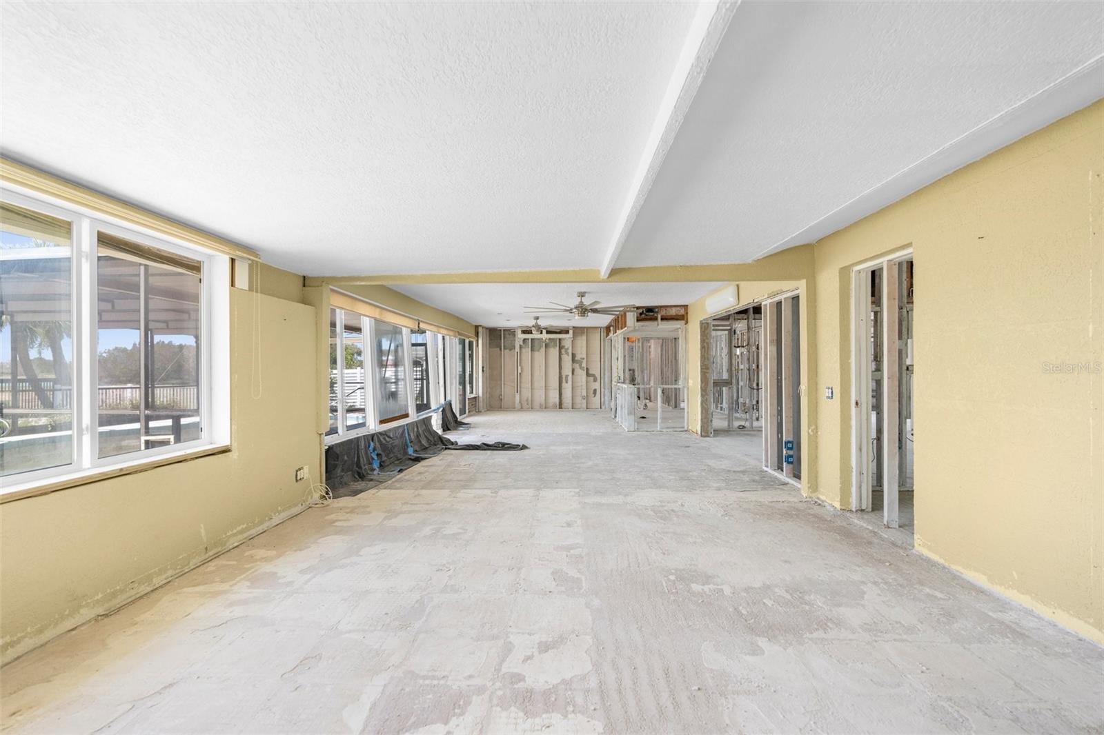 Image 16 of 39 For 4210 Headsail Drive