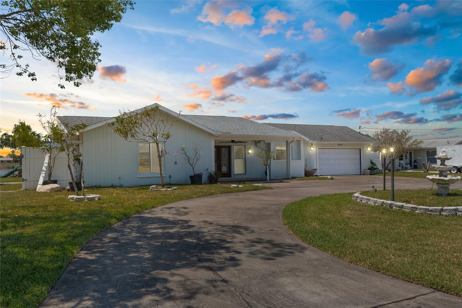 Image 4 of 39 For 4210 Headsail Drive