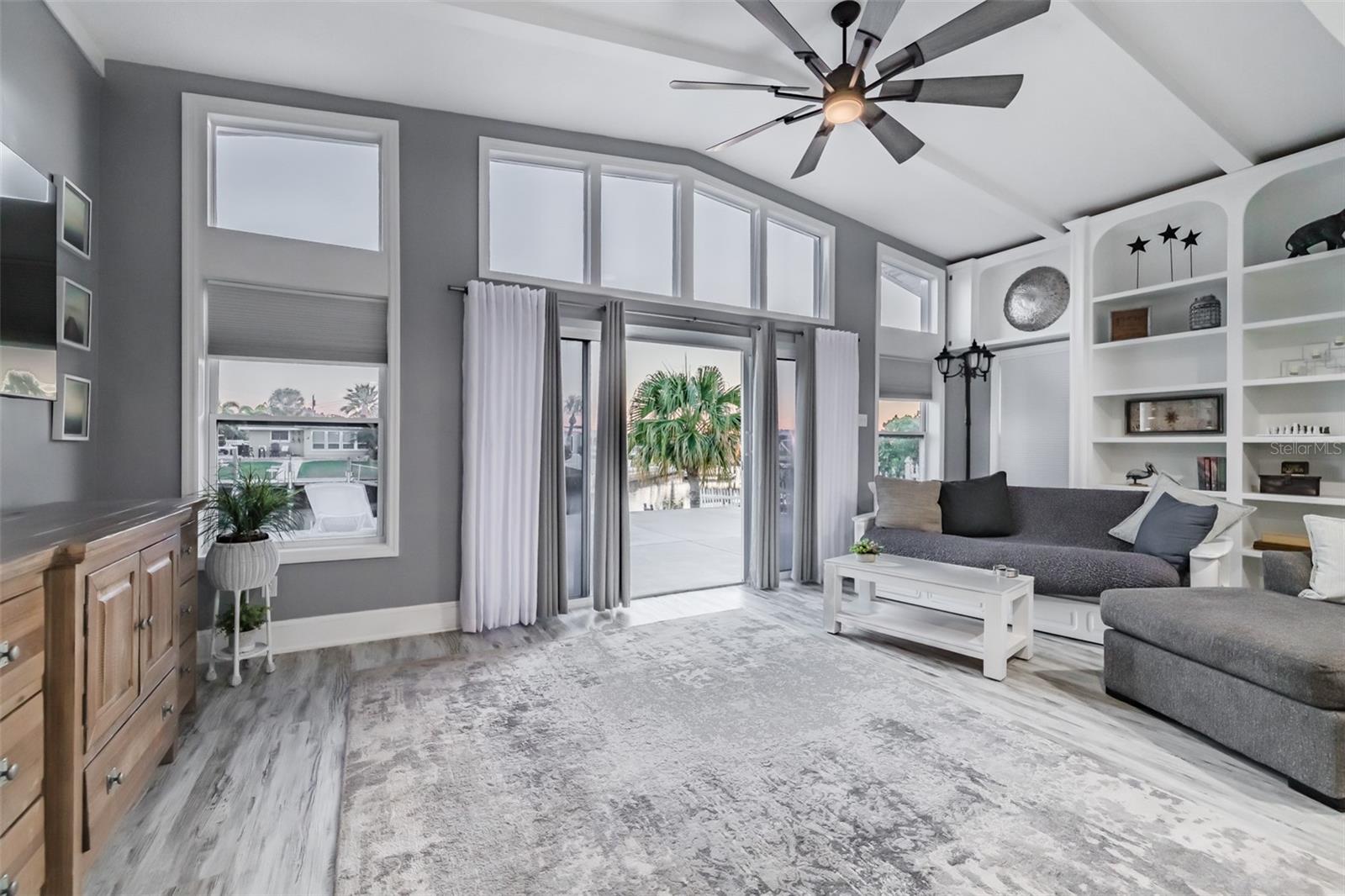 Image 33 of 43 For 4506 Floramar Terrace