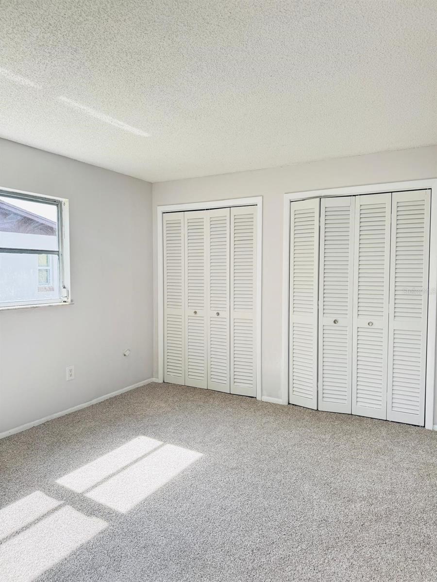 Listing photo id 19 for 2140 Devon Drive