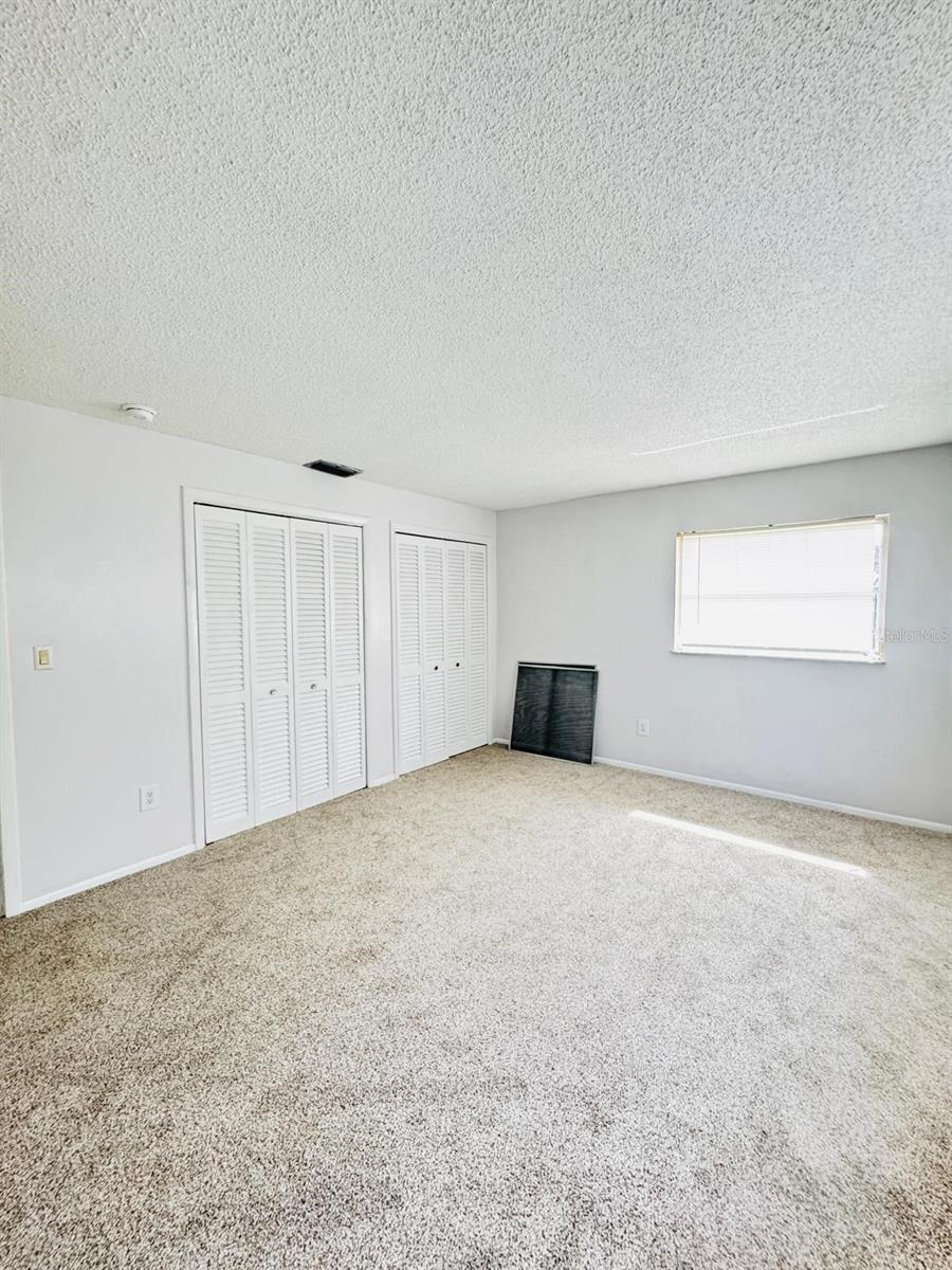 Listing photo id 21 for 2140 Devon Drive