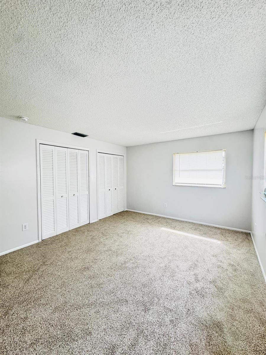 Listing photo id 22 for 2140 Devon Drive