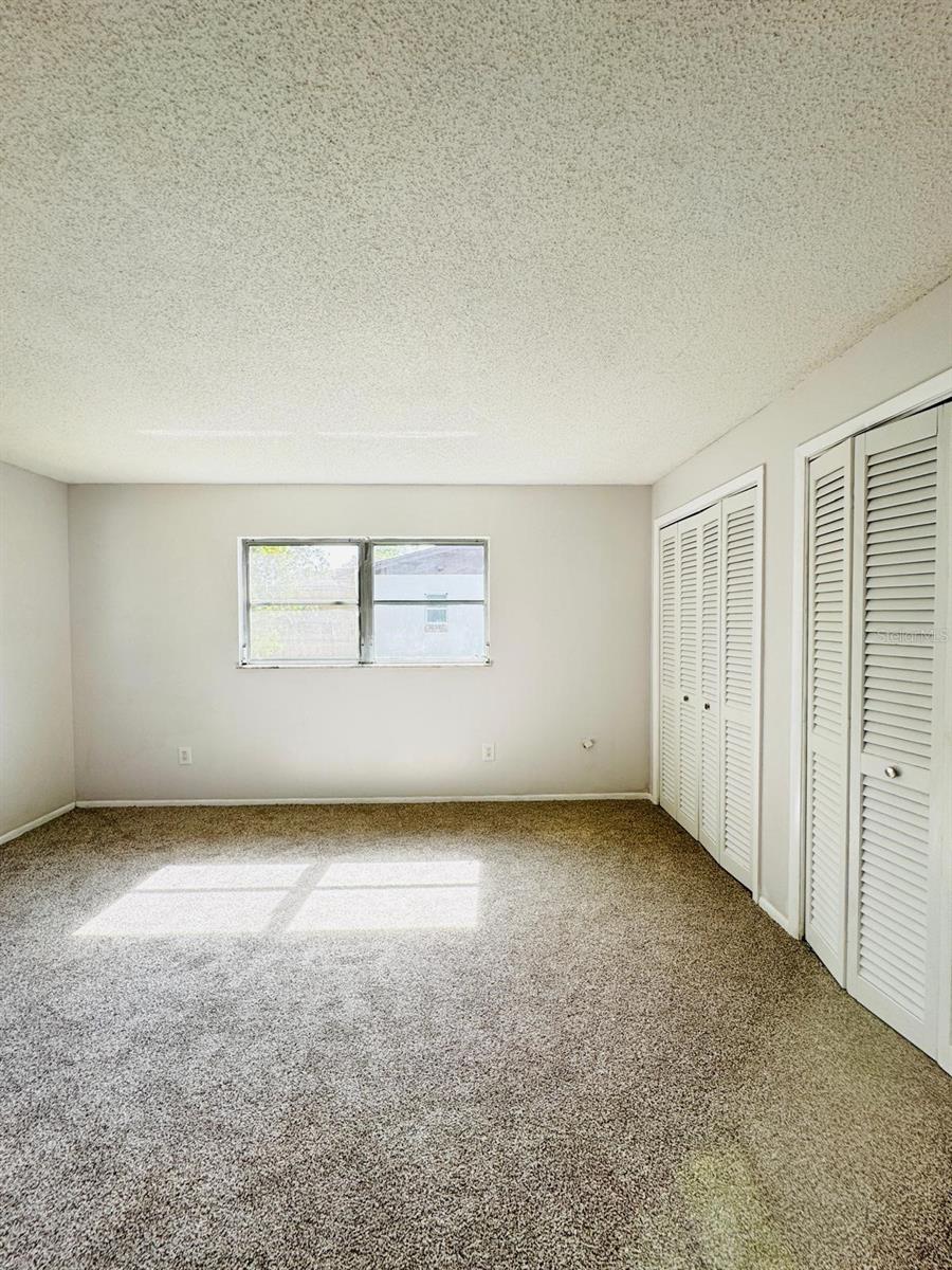 Listing photo id 27 for 2140 Devon Drive