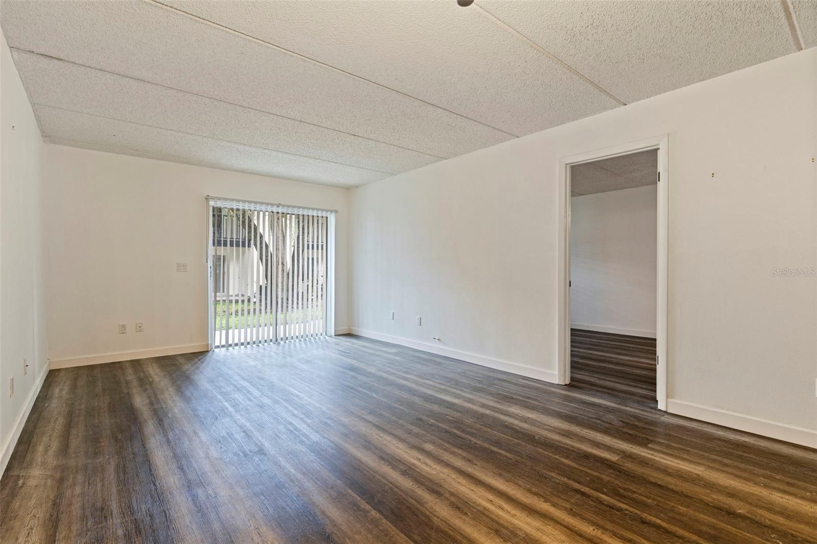 Image 10 of 33 For 3803 Oak Drive B21
