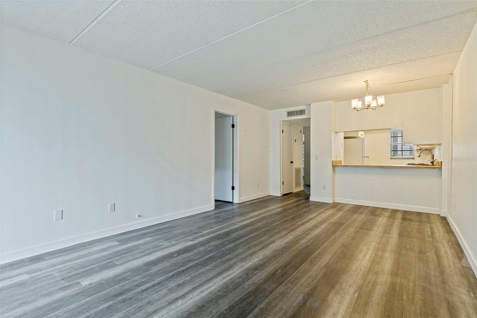 Image 12 of 33 For 3803 Oak Drive B21