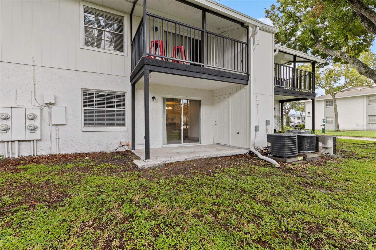 Image 28 of 33 For 3803 Oak Drive B21