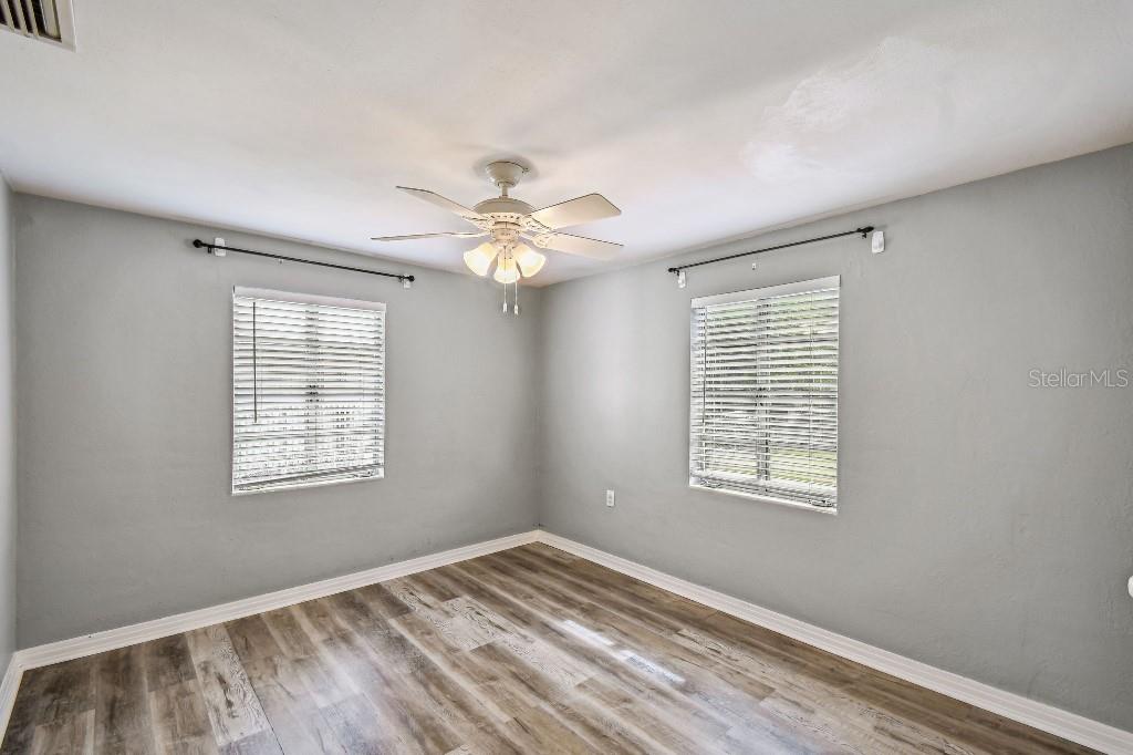 Image 11 of 18 For 1550 Ridgewood Avenue