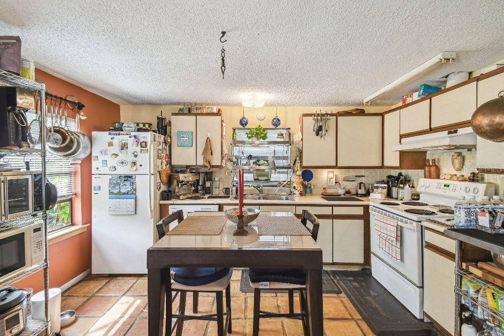 Image 15 of 18 For 1550 Ridgewood Avenue