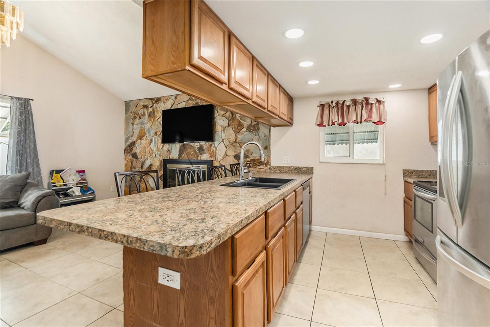 Image 16 of 30 For 7426 Cay Drive