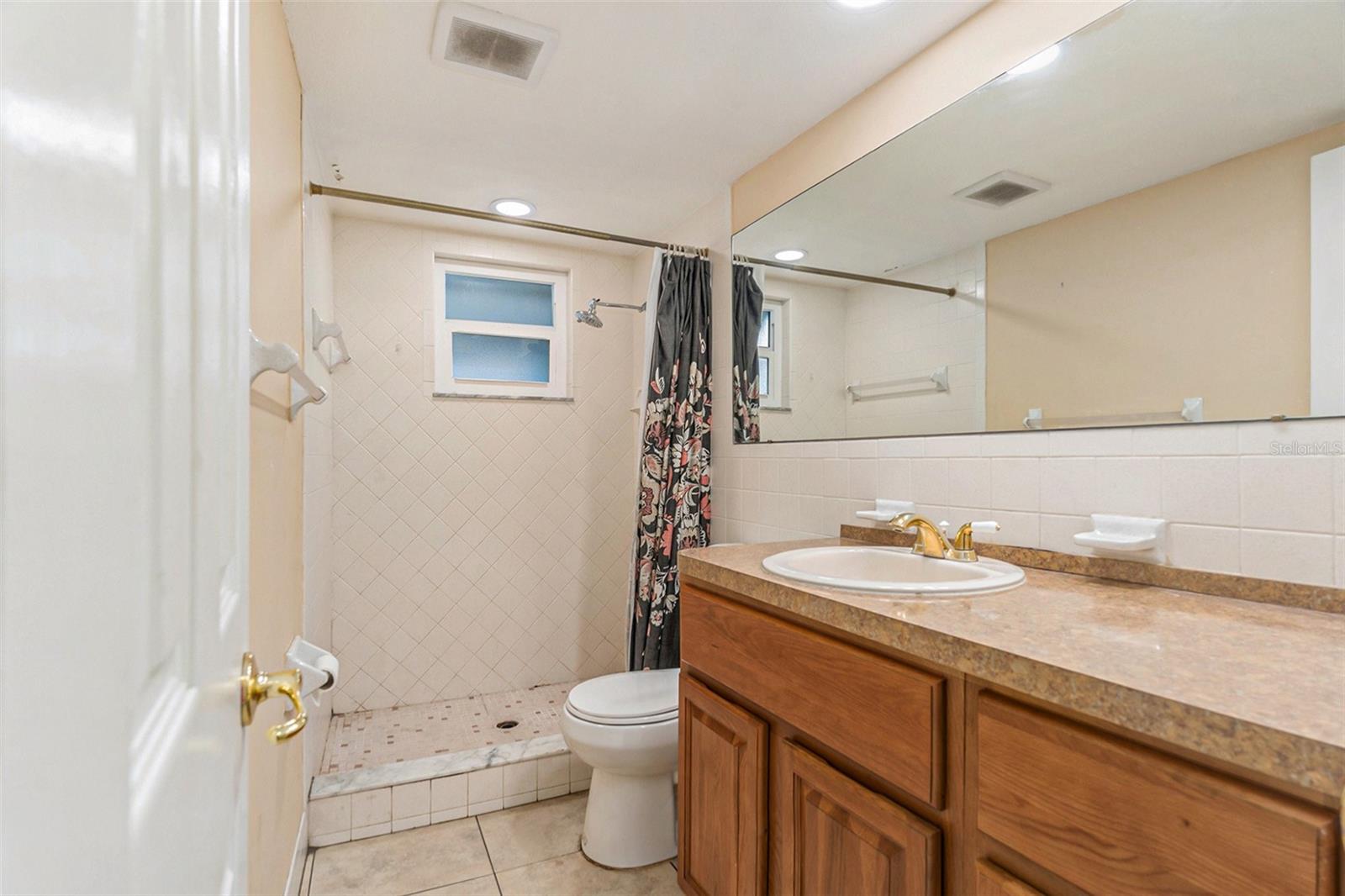 Image 22 of 30 For 7426 Cay Drive