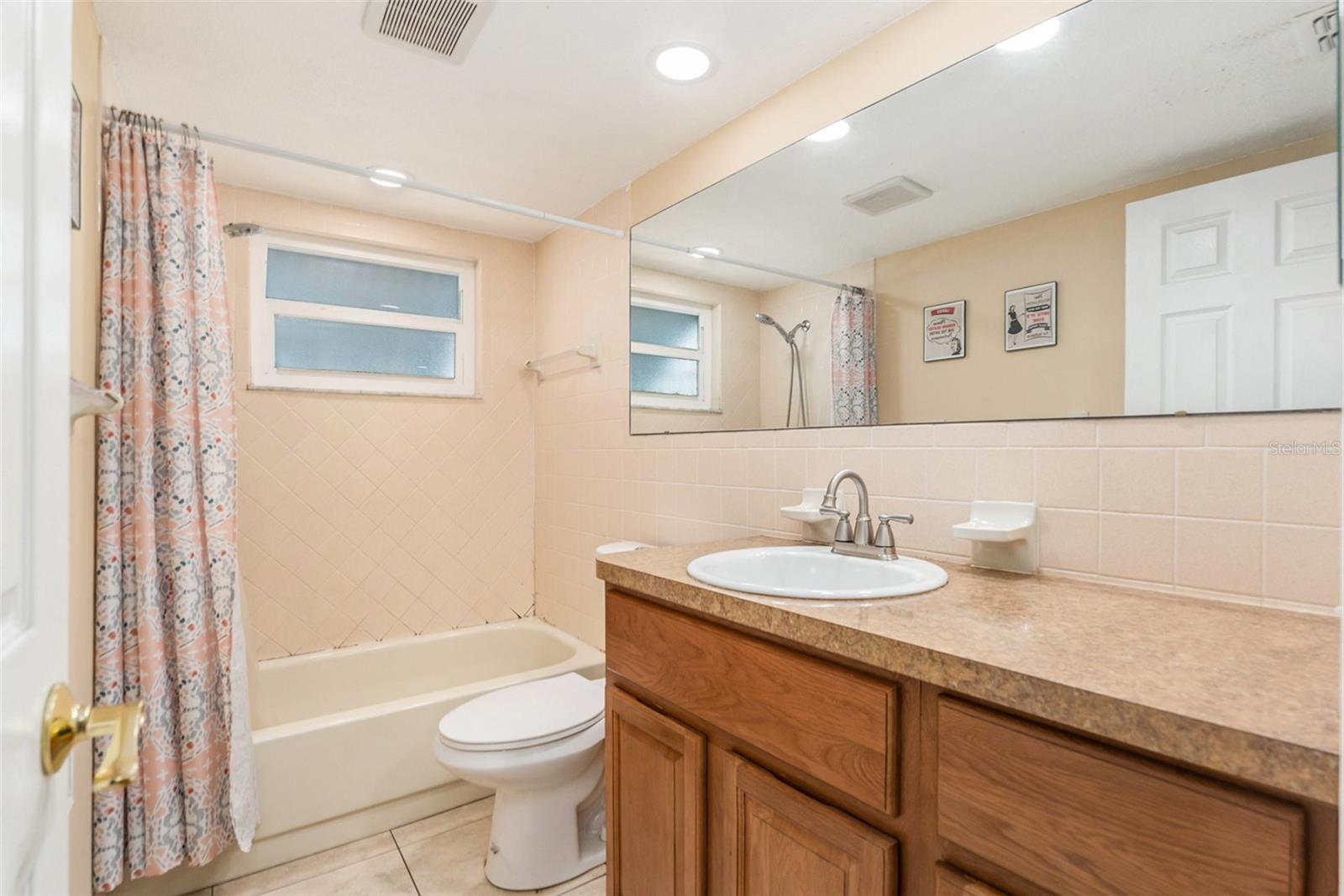 Image 25 of 30 For 7426 Cay Drive