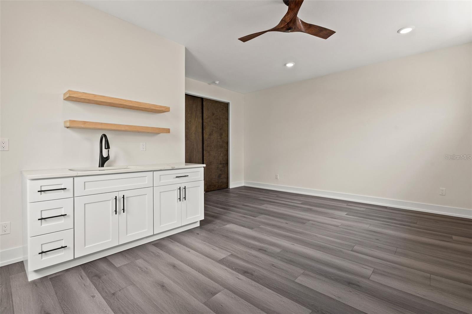 Image 4 of 6 For 3021 1st Avenue S B