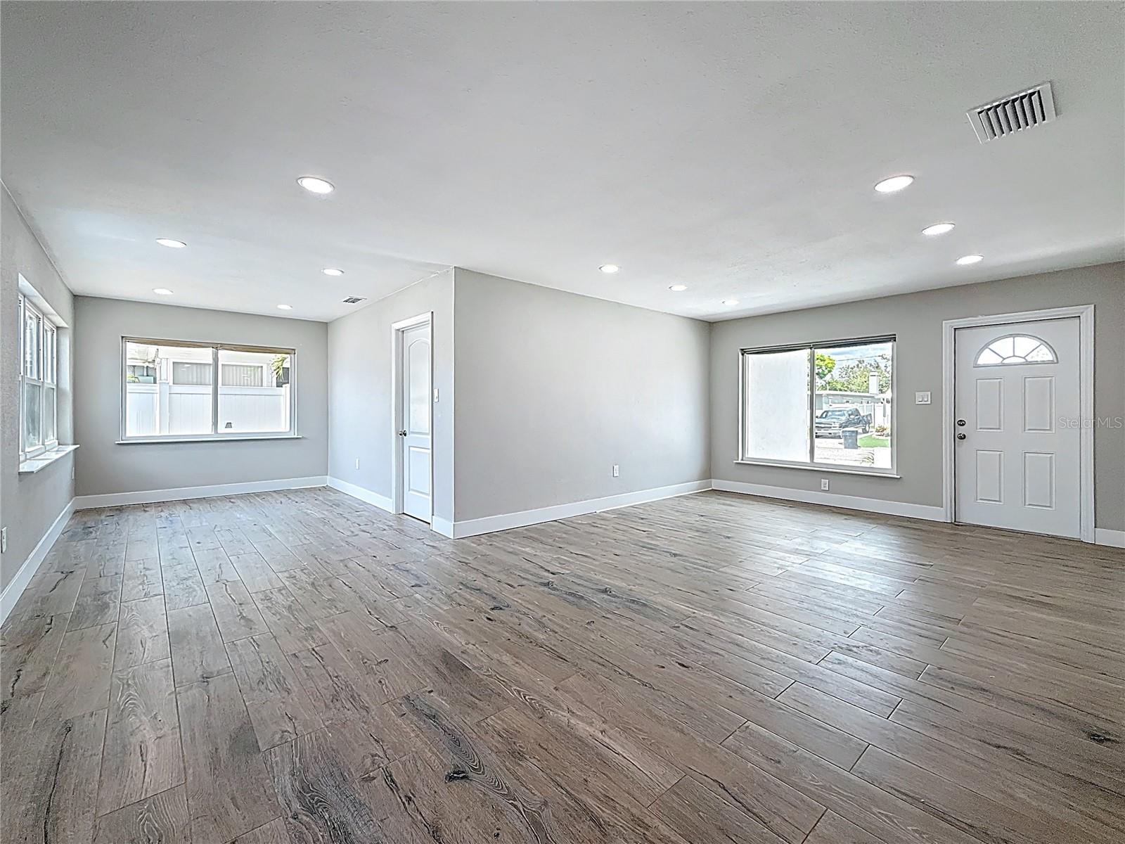 Image 11 of 43 For 6780 31st Avenue N