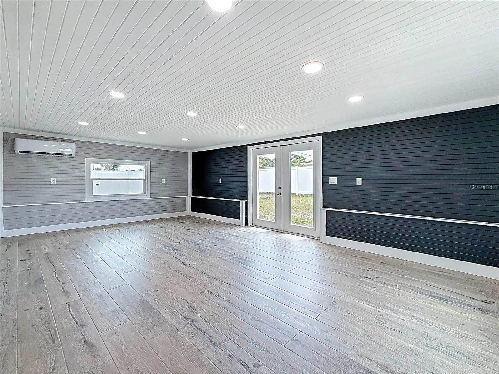 Image 20 of 43 For 6780 31st Avenue N