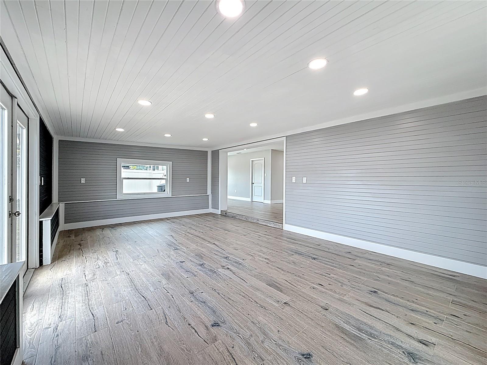 Image 22 of 43 For 6780 31st Avenue N