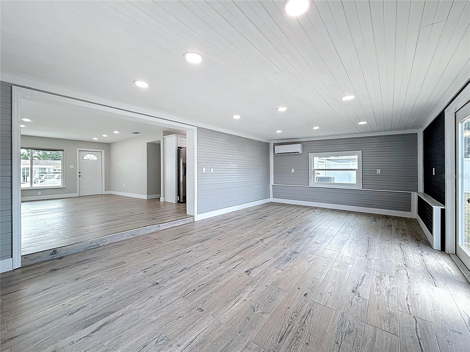 Image 24 of 43 For 6780 31st Avenue N