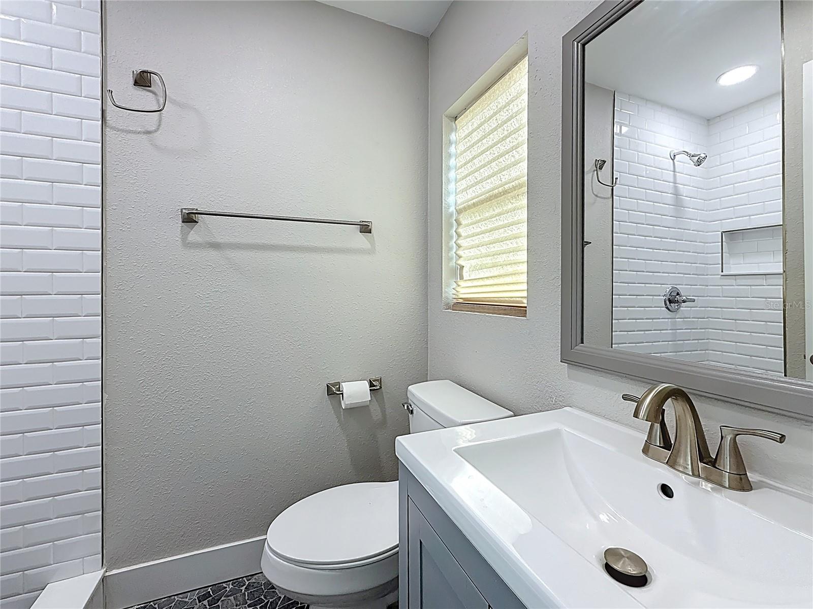 Image 27 of 43 For 6780 31st Avenue N