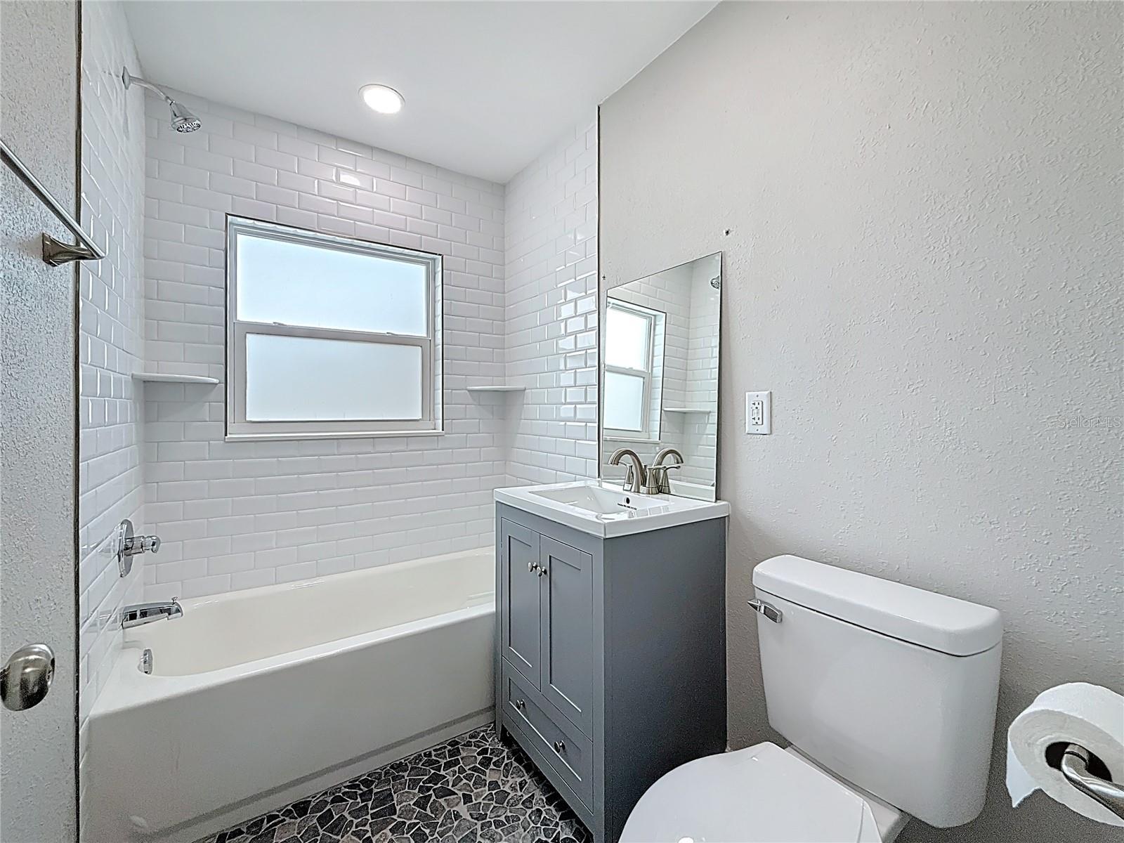 Image 33 of 43 For 6780 31st Avenue N