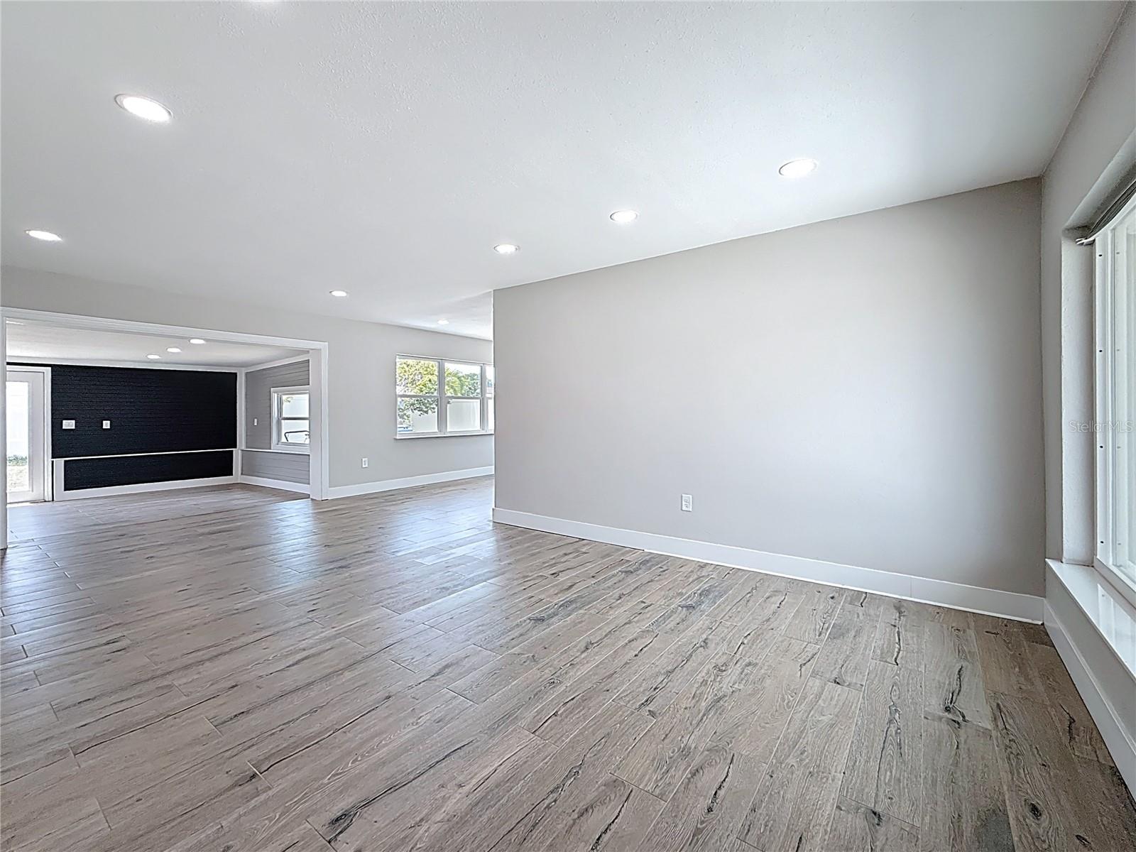 Image 6 of 43 For 6780 31st Avenue N