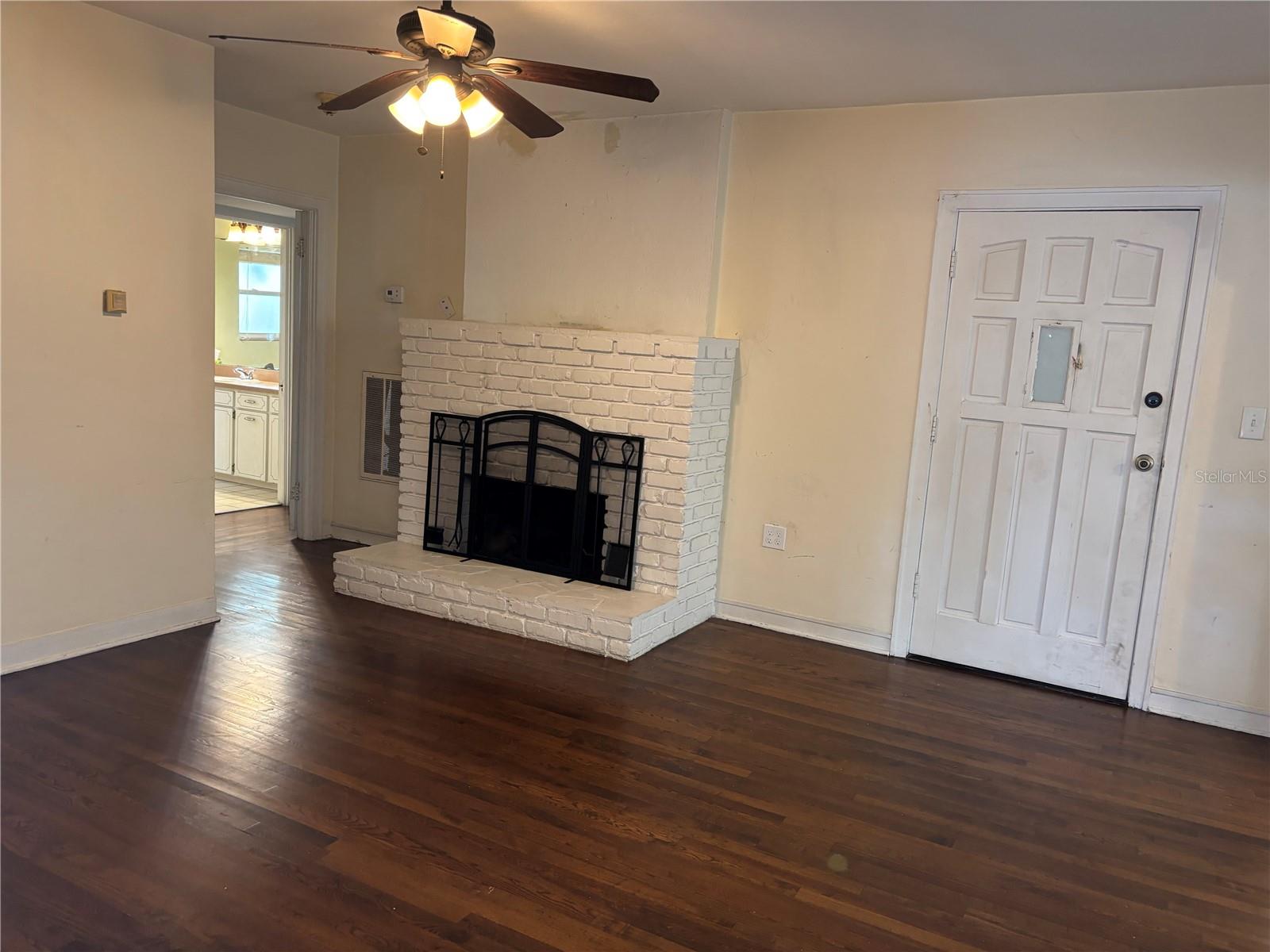 Image 2 of 9 For 1902 Aileen Street