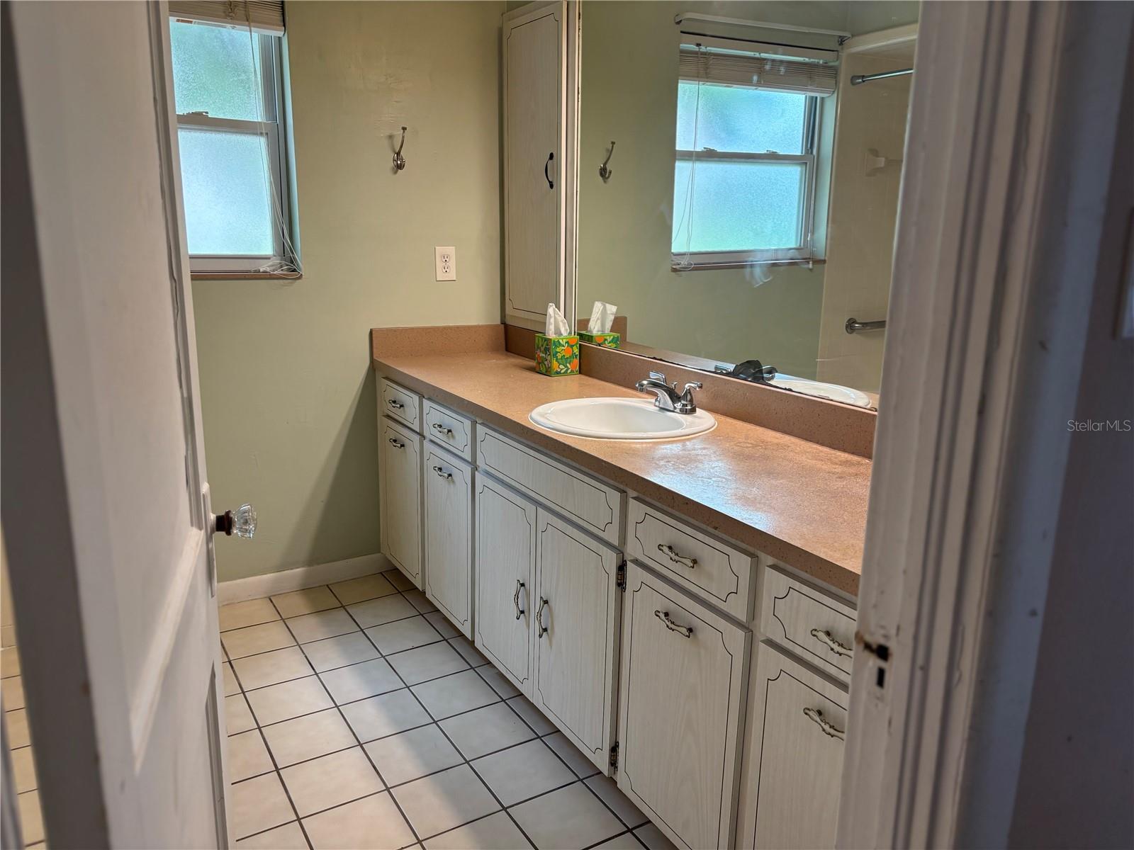 Image 6 of 9 For 1902 Aileen Street