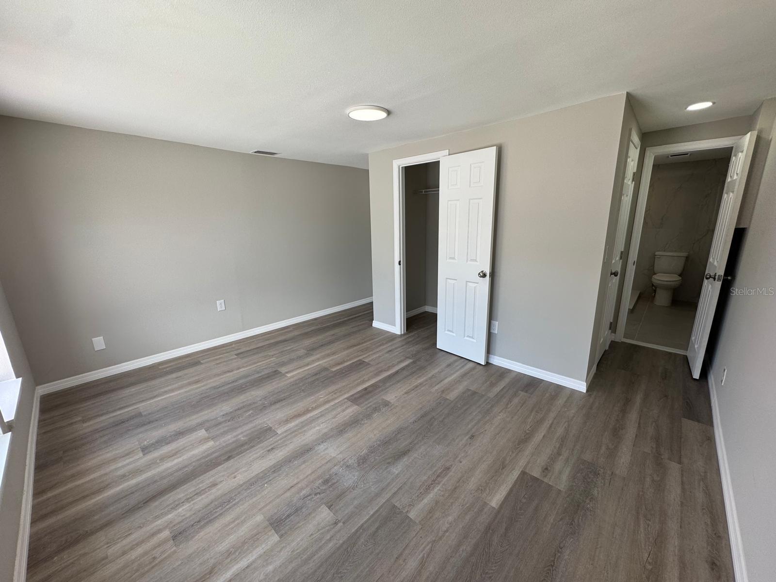 Image 18 of 38 For 12801 College Hill Drive