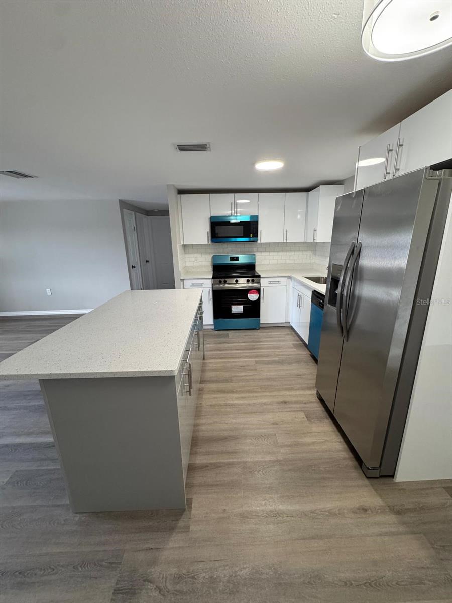Image 6 of 38 For 12801 College Hill Drive