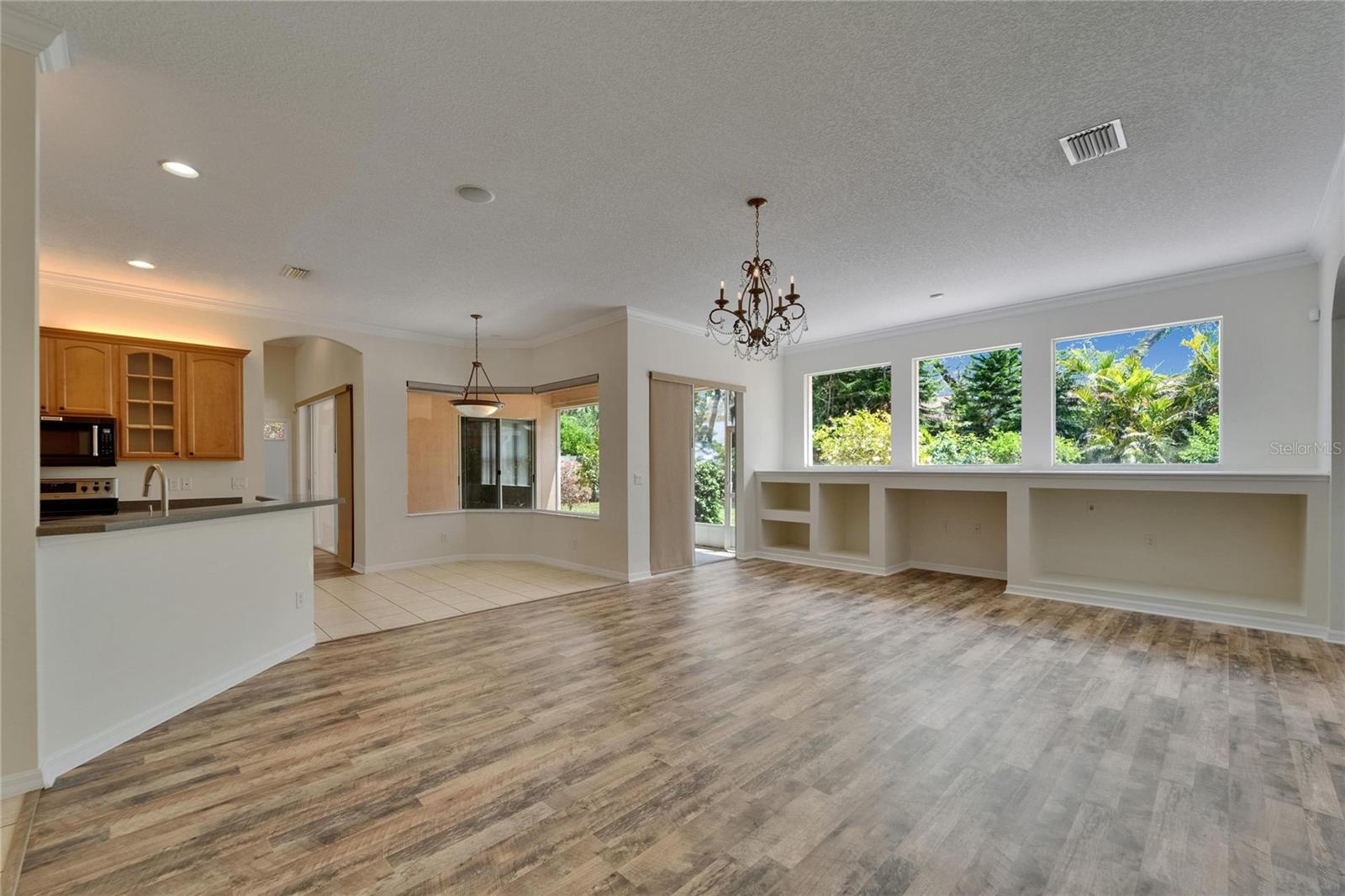 Image 20 of 75 For 2515 Centennial Falcon Drive