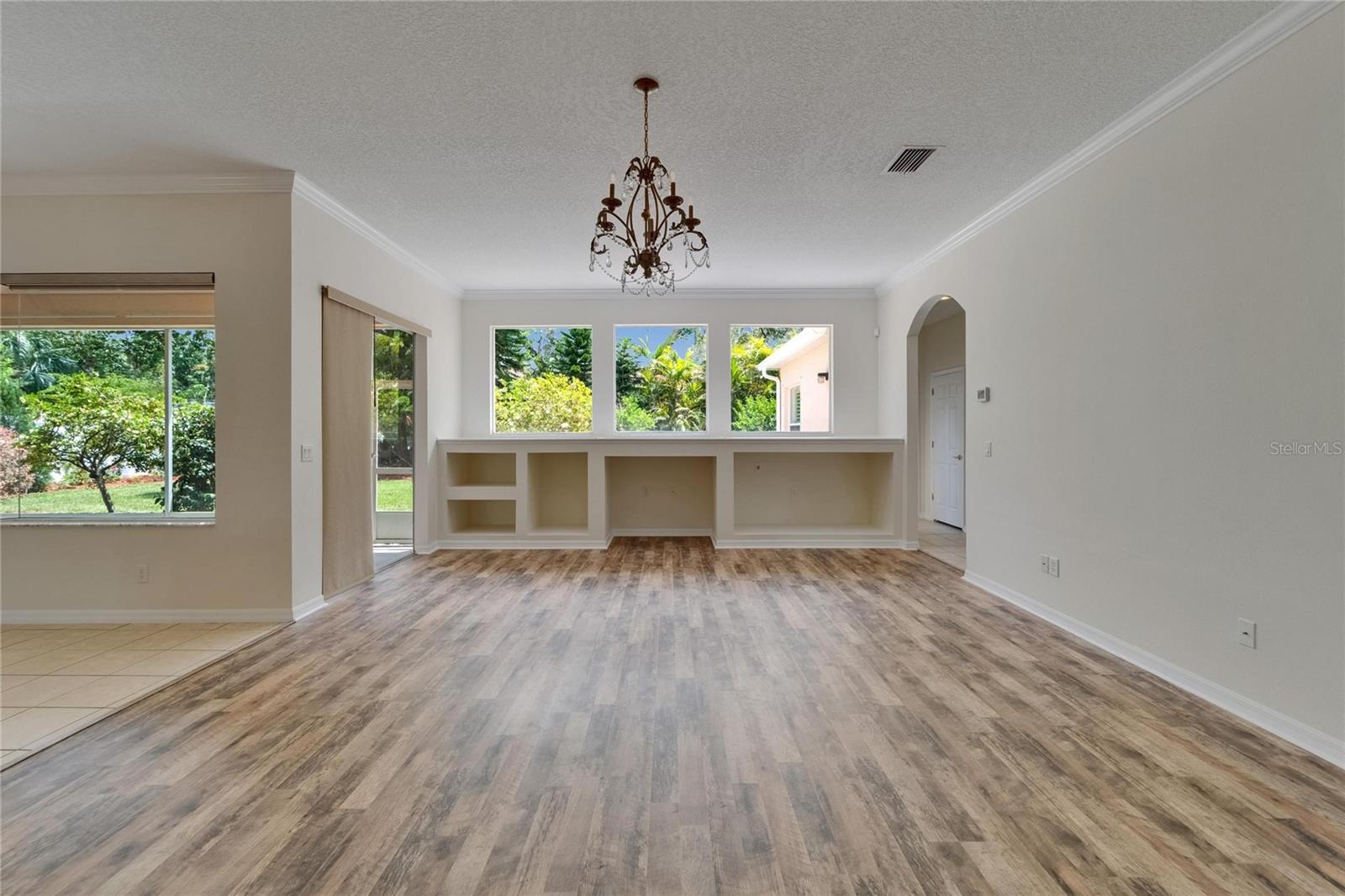 Image 21 of 75 For 2515 Centennial Falcon Drive