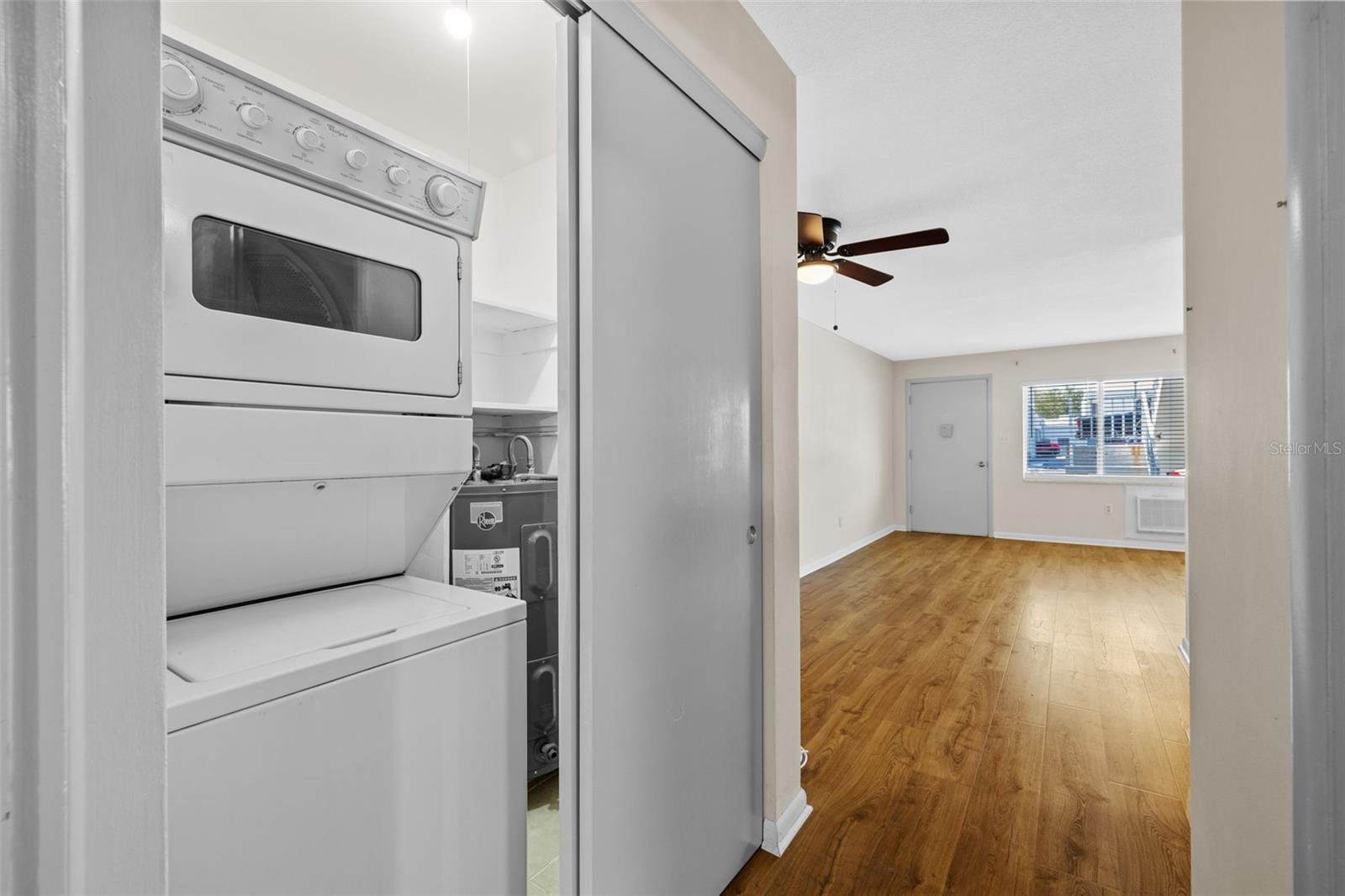 Image 10 of 33 For 2366 Shelley Street 7