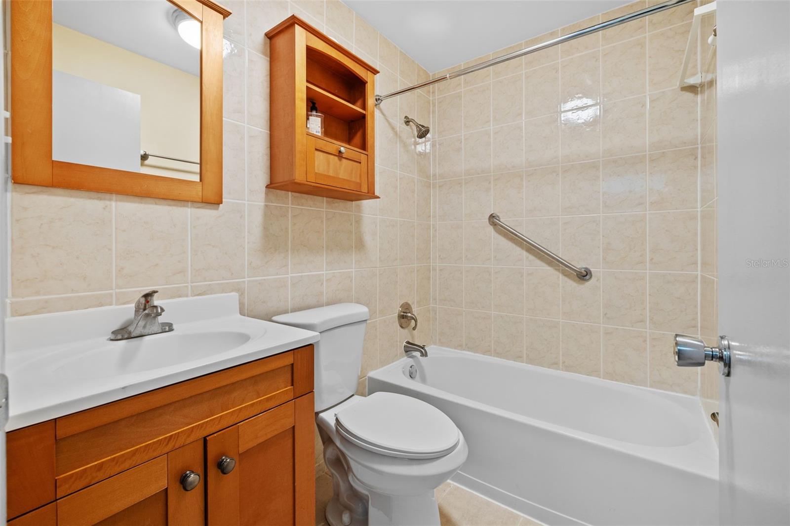 Image 12 of 33 For 2366 Shelley Street 7