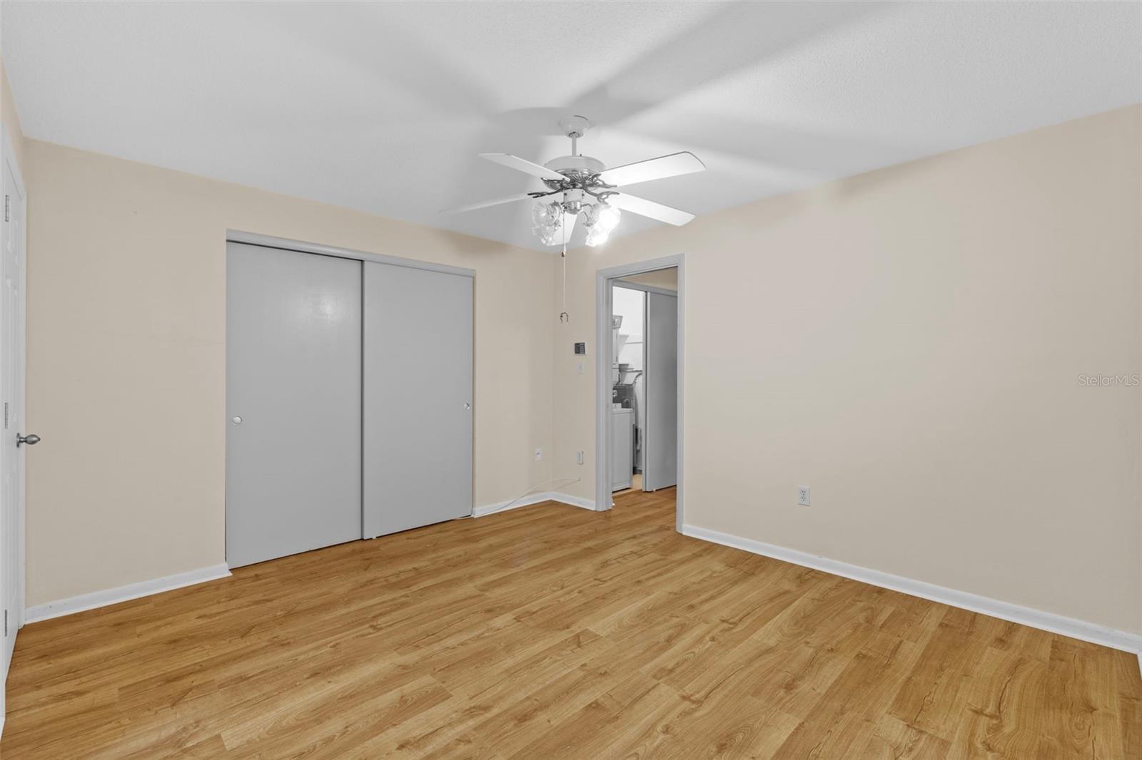 Image 17 of 33 For 2366 Shelley Street 7