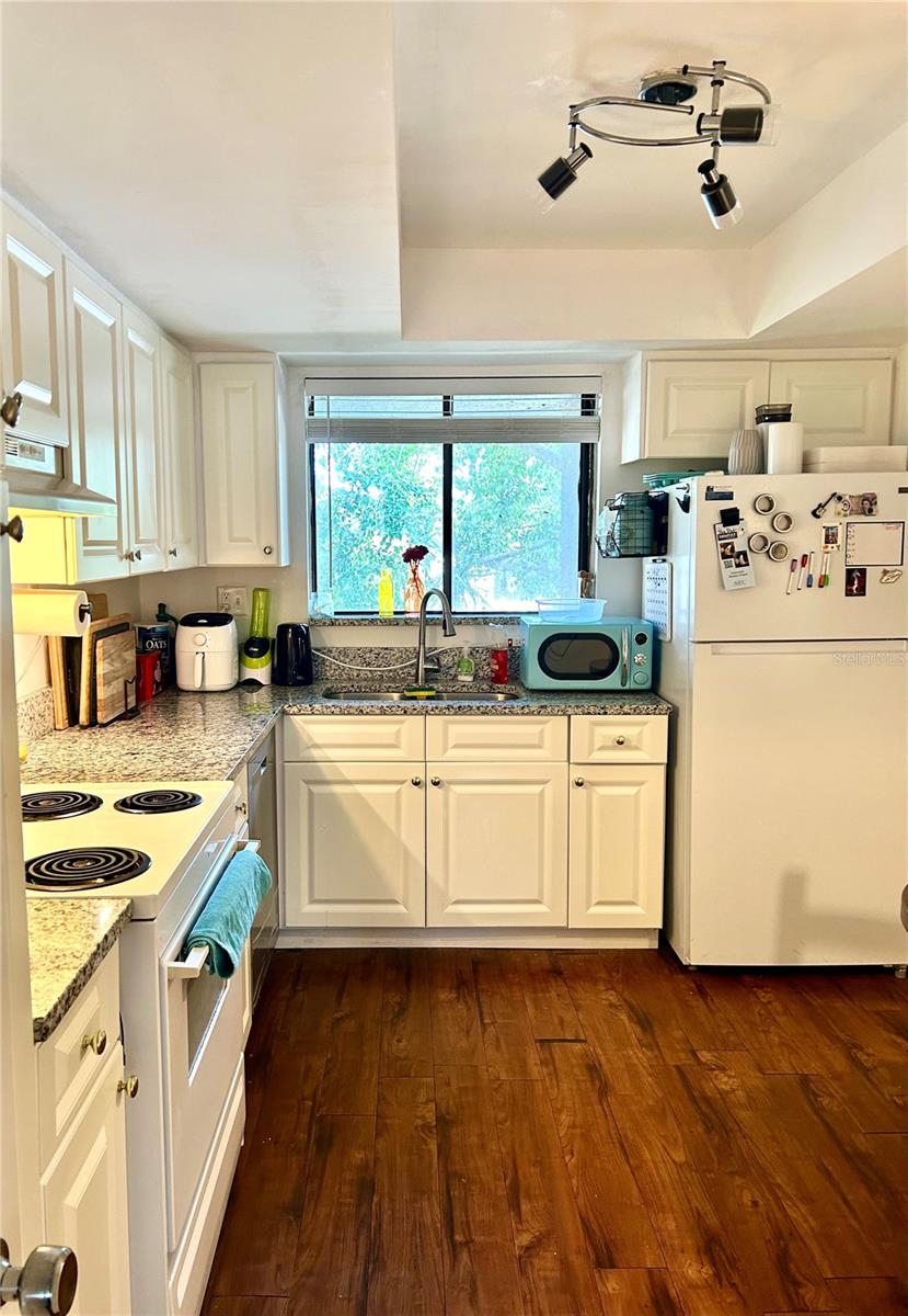 Image 6 of 33 For 10775 Village Club Circle N 206