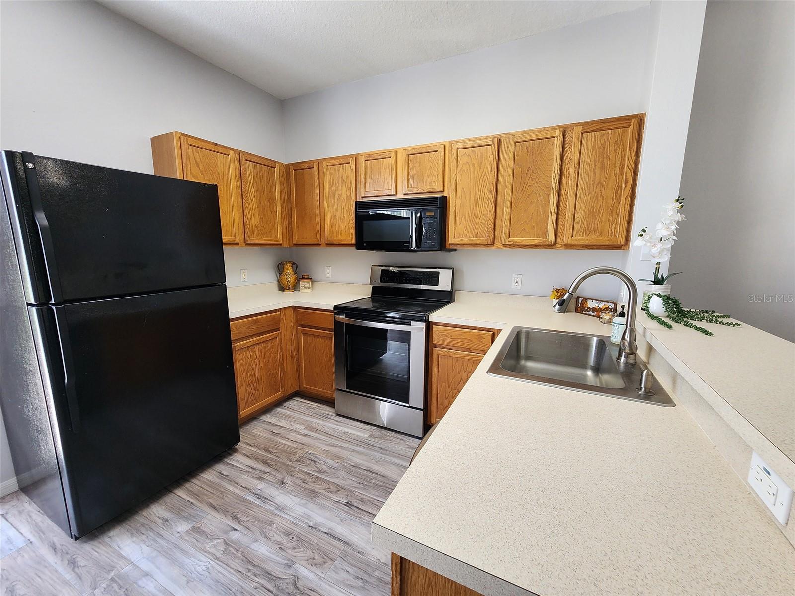 Image 17 of 48 For 8796 Christie Drive