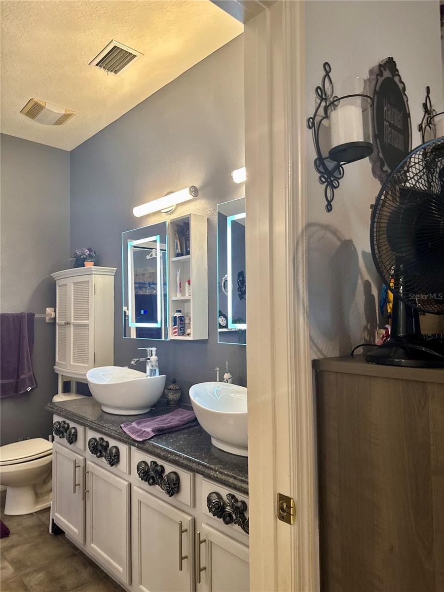 Image 17 of 19 For 5526 Braddock Drive