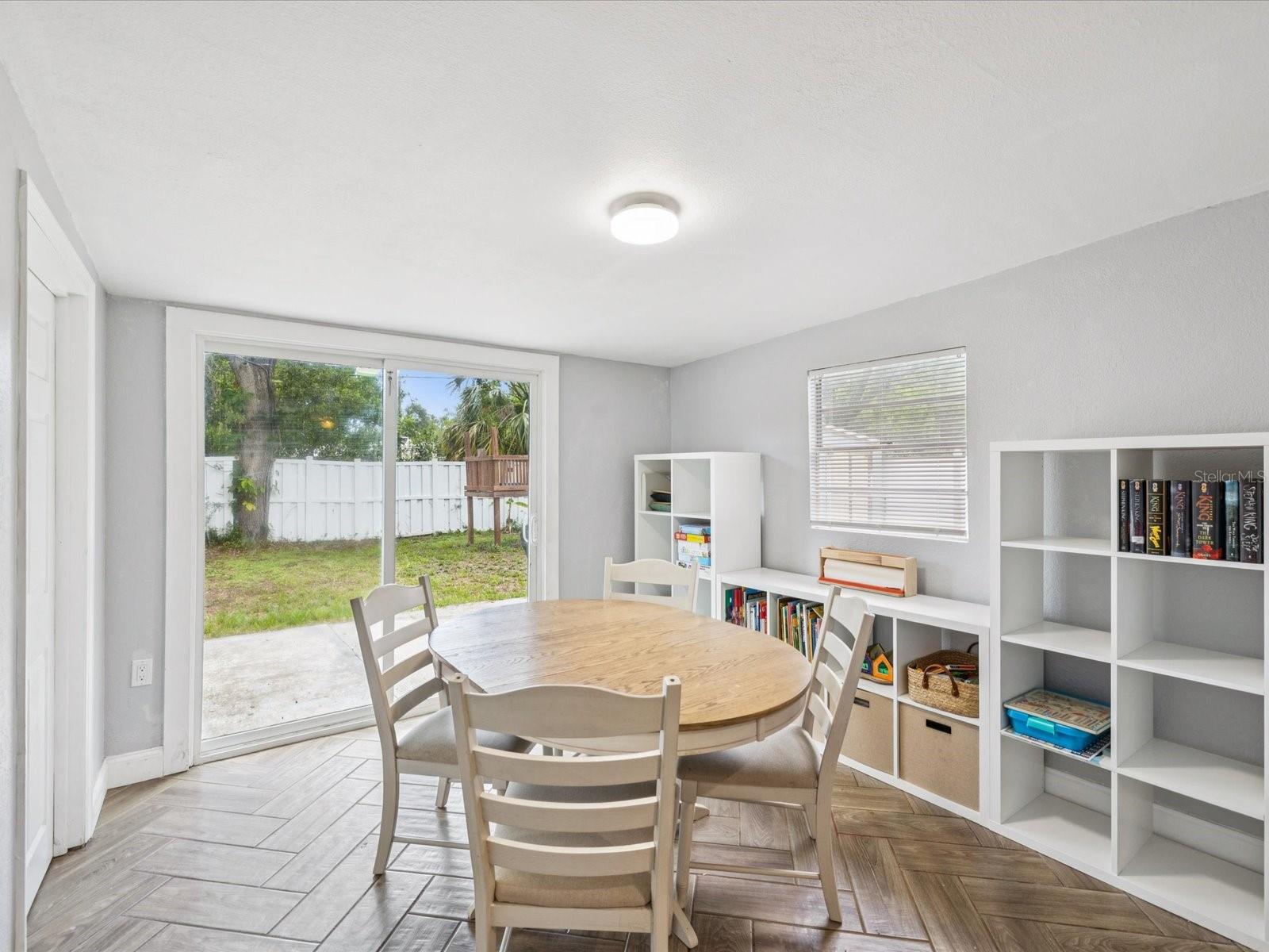 Image 11 of 54 For 232 Emerald Lane