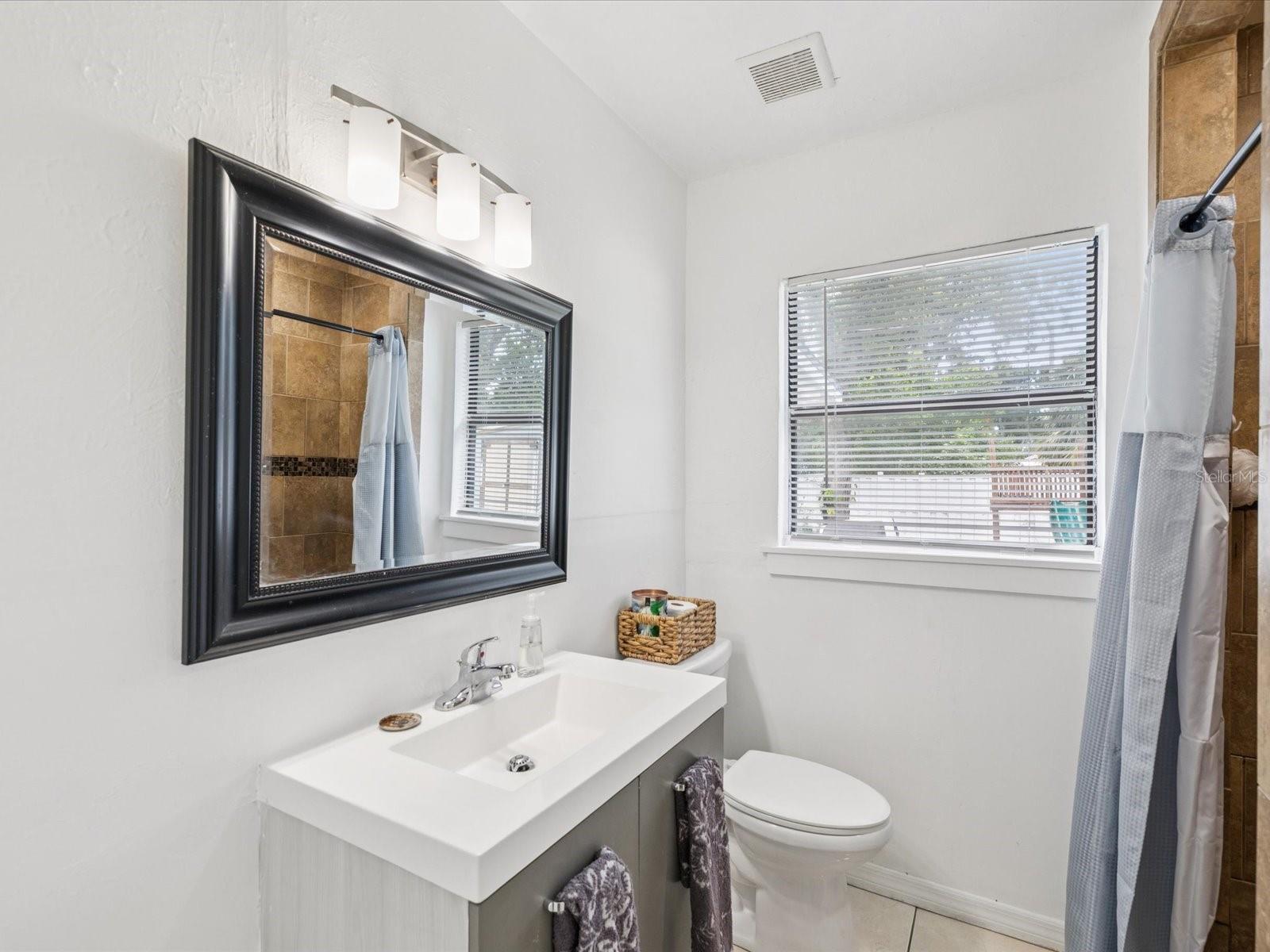Image 21 of 54 For 232 Emerald Lane