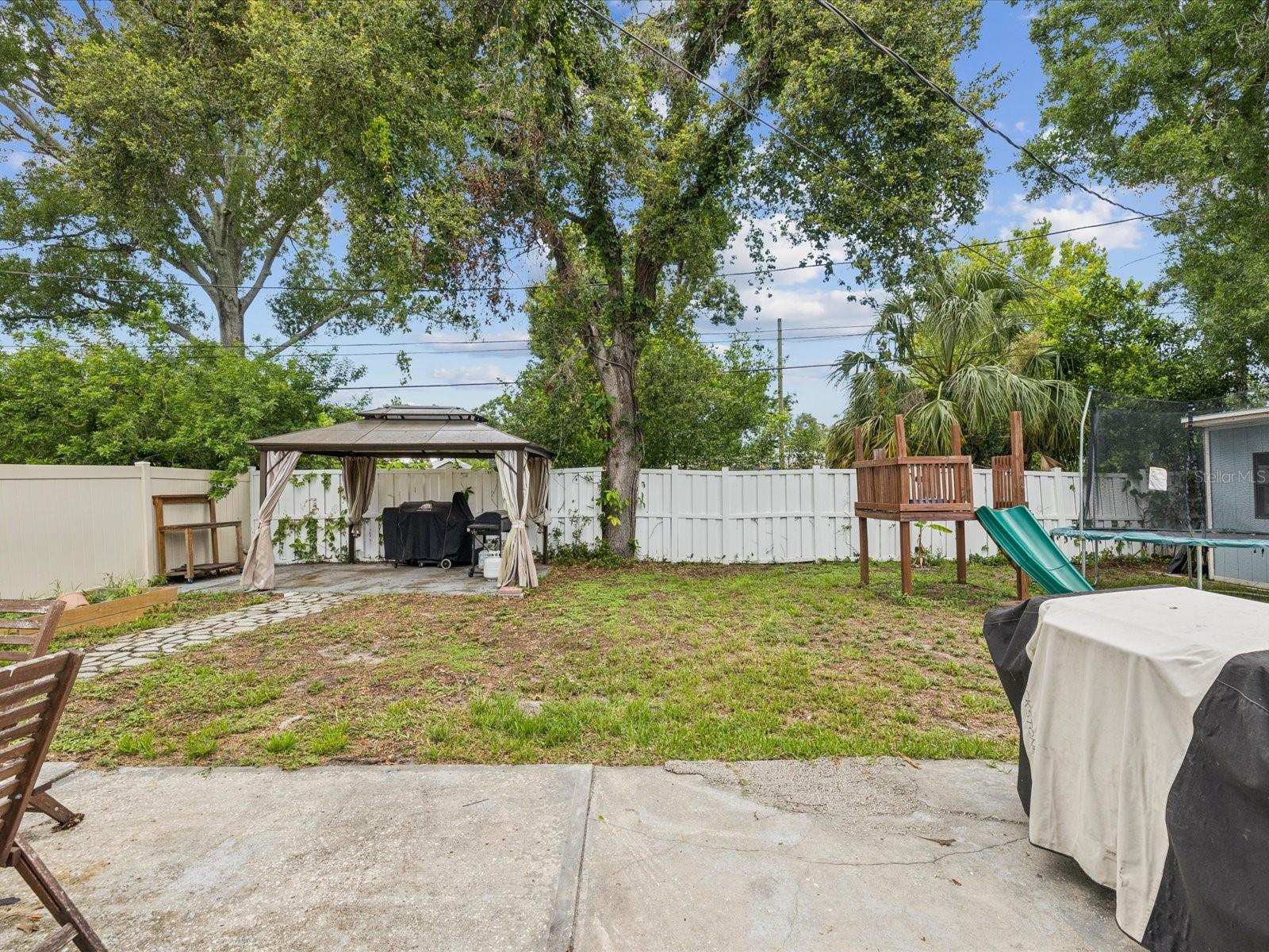 Image 33 of 54 For 232 Emerald Lane