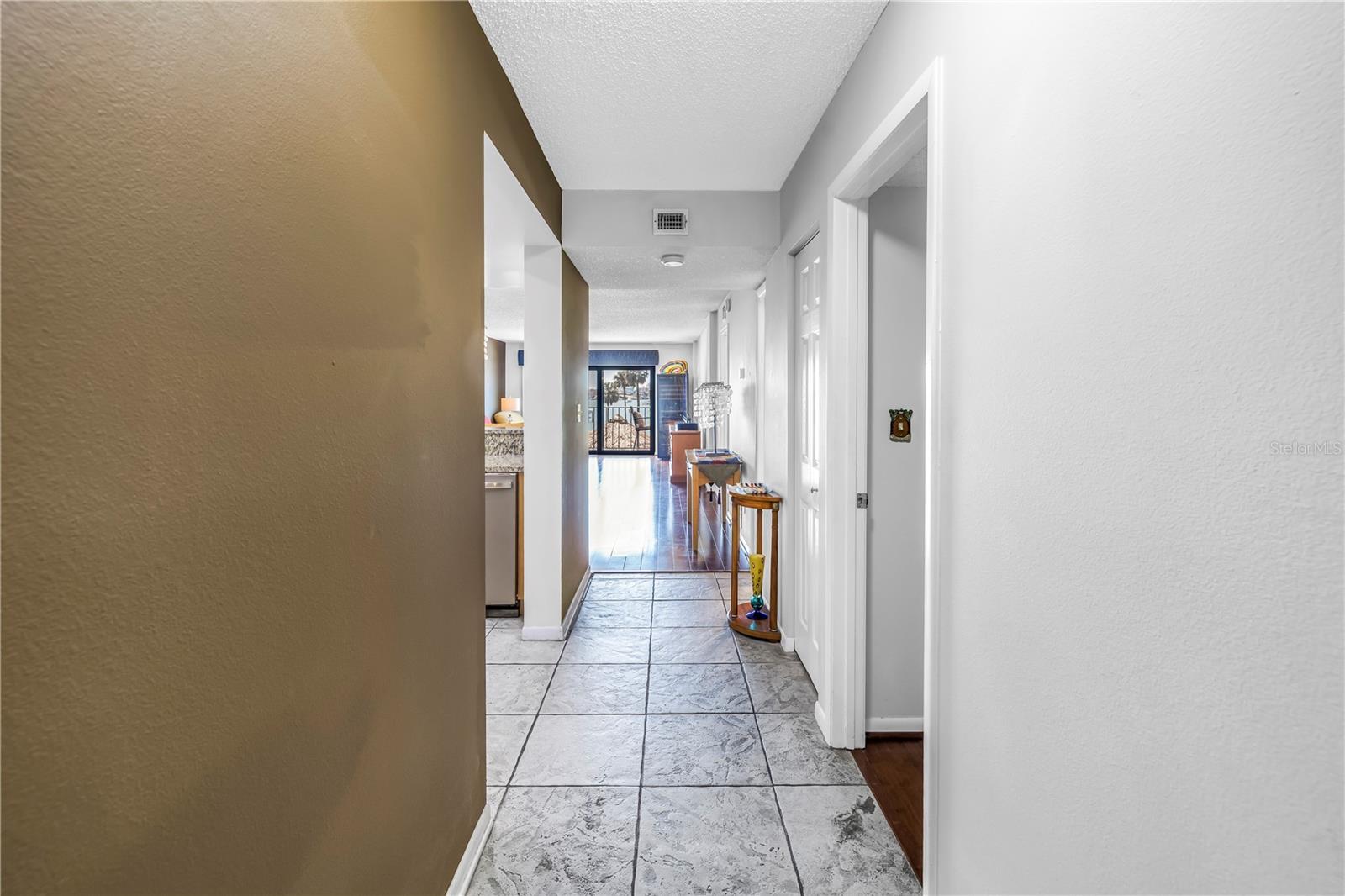 Image 4 of 66 For 650 Island Way 204