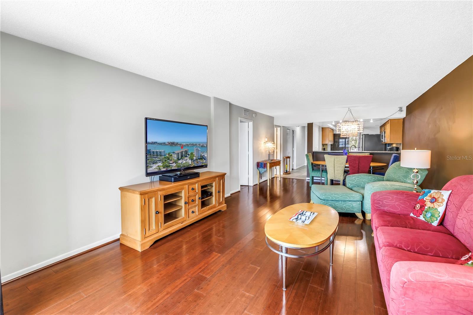 Image 7 of 66 For 650 Island Way 204