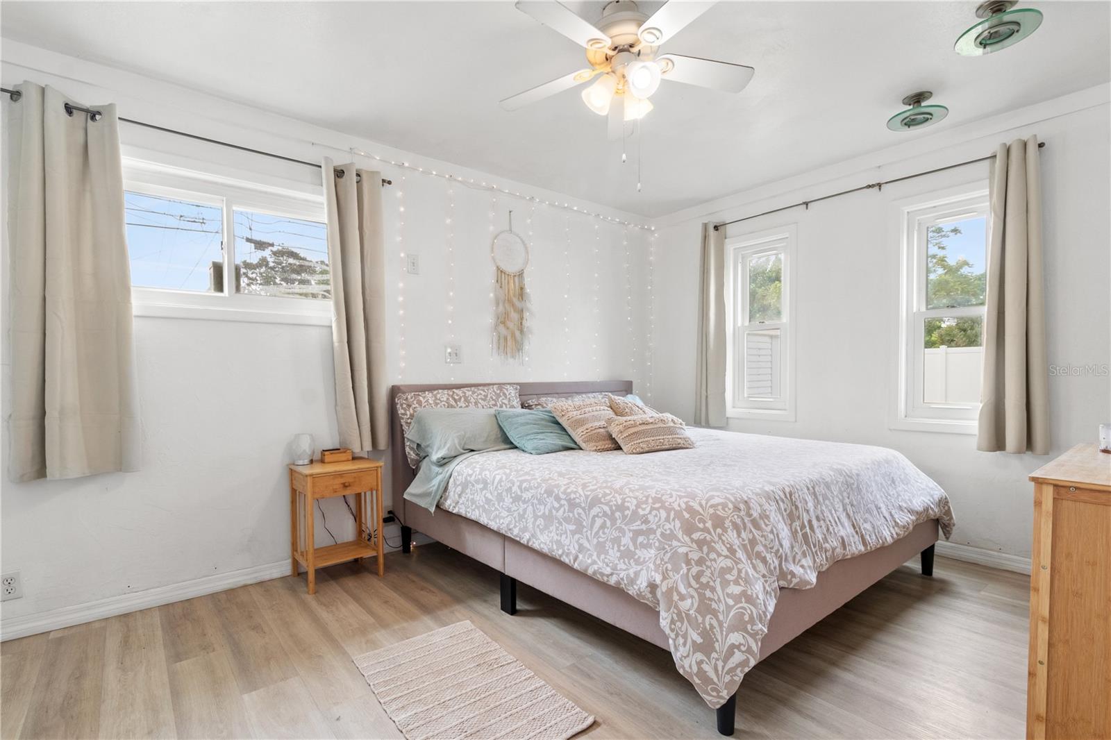 Image 18 of 30 For 220 62nd Street N