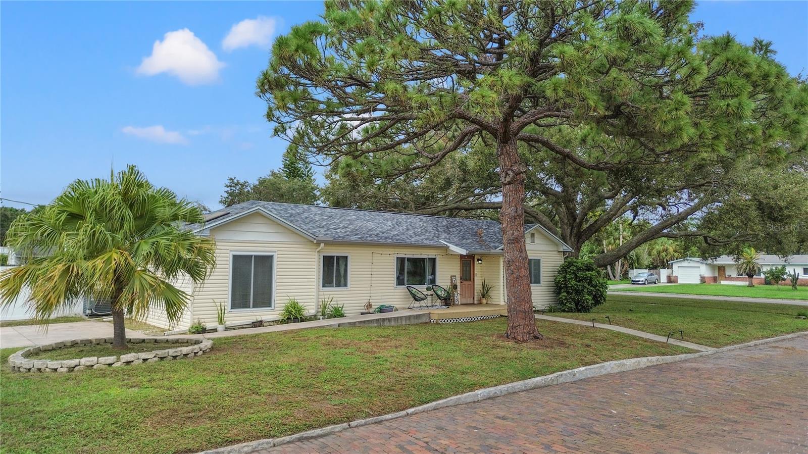 Image 2 of 30 For 220 62nd Street N