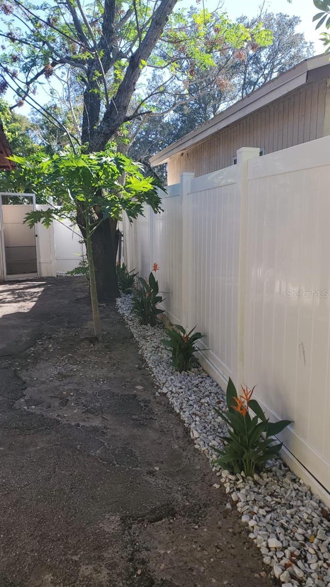 Image 12 of 14 For 7212 Armenia Avenue
