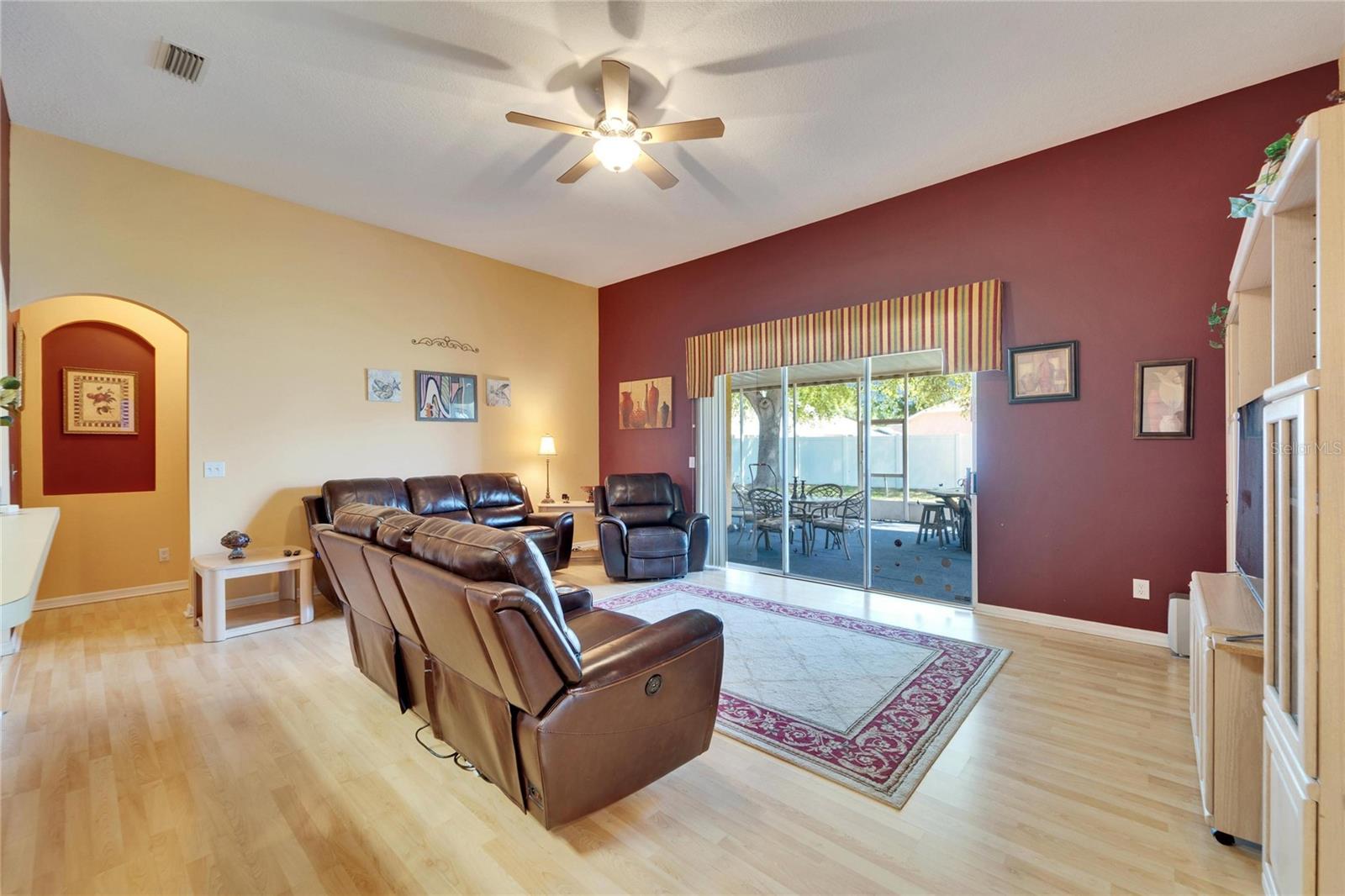Image 11 of 40 For 9504 Laurel Ledge Drive