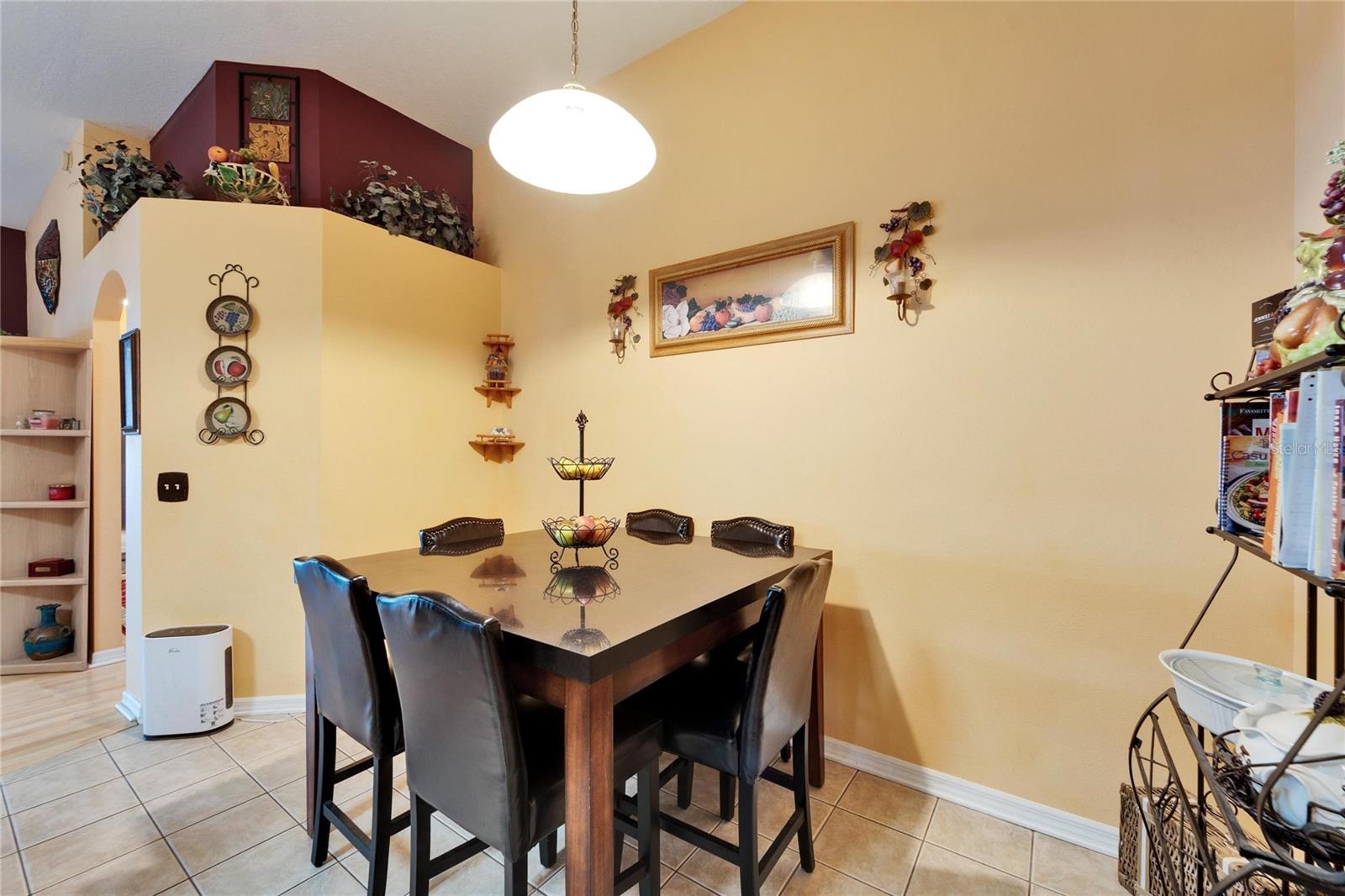 Image 15 of 40 For 9504 Laurel Ledge Drive