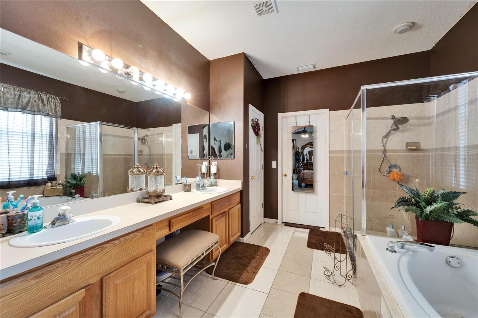 Image 20 of 40 For 9504 Laurel Ledge Drive