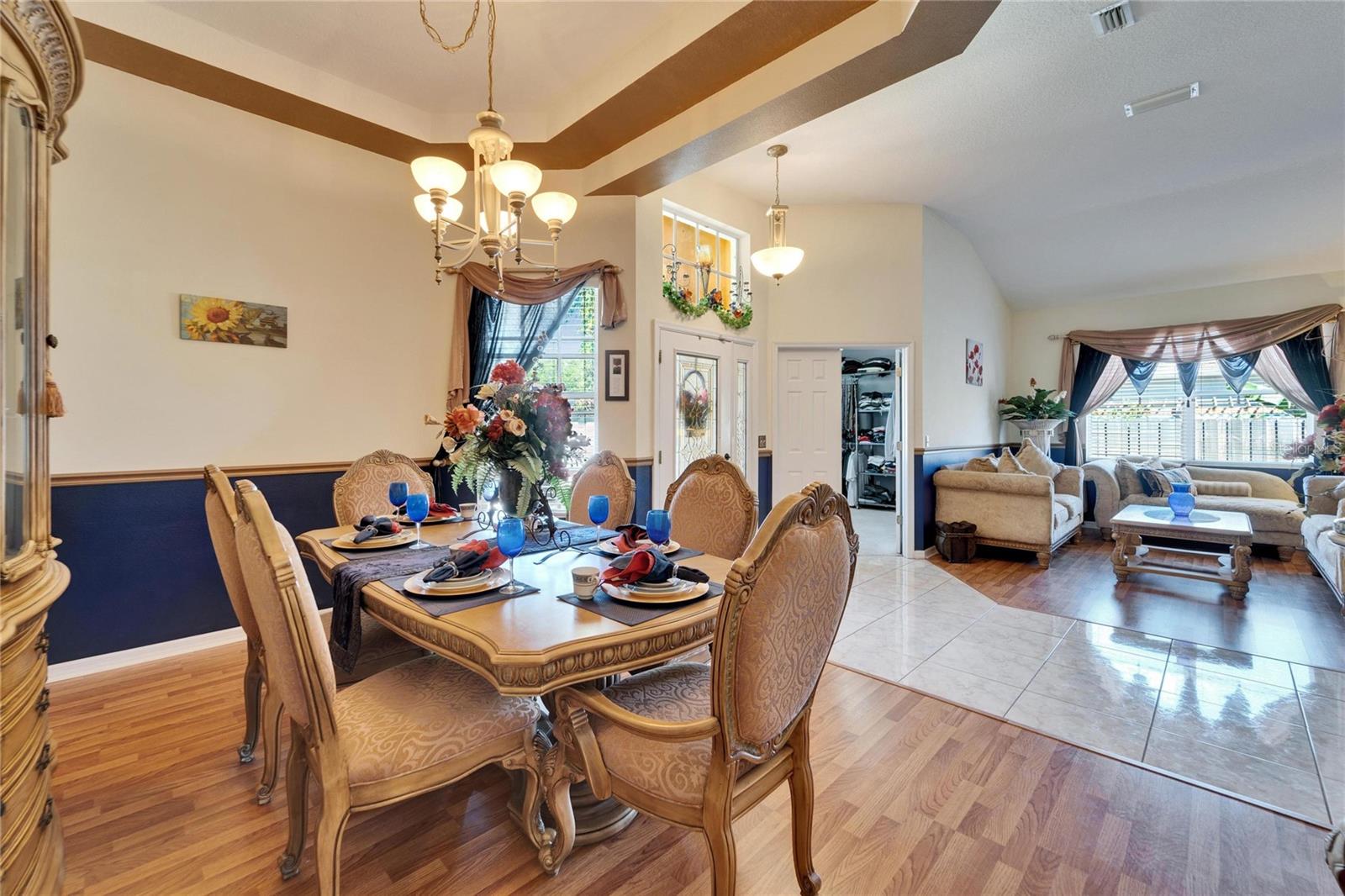 Image 7 of 40 For 9504 Laurel Ledge Drive