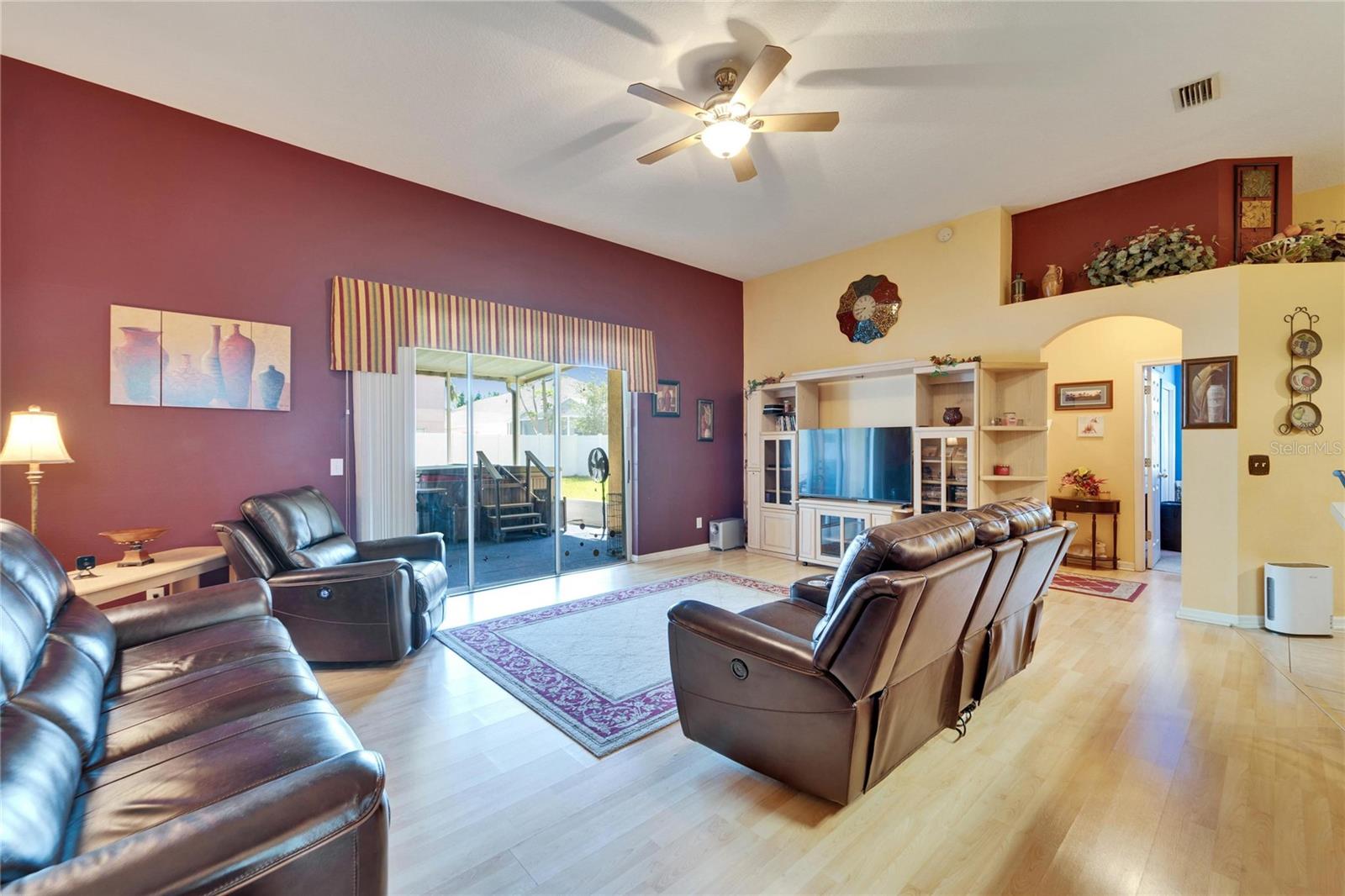 Image 9 of 40 For 9504 Laurel Ledge Drive